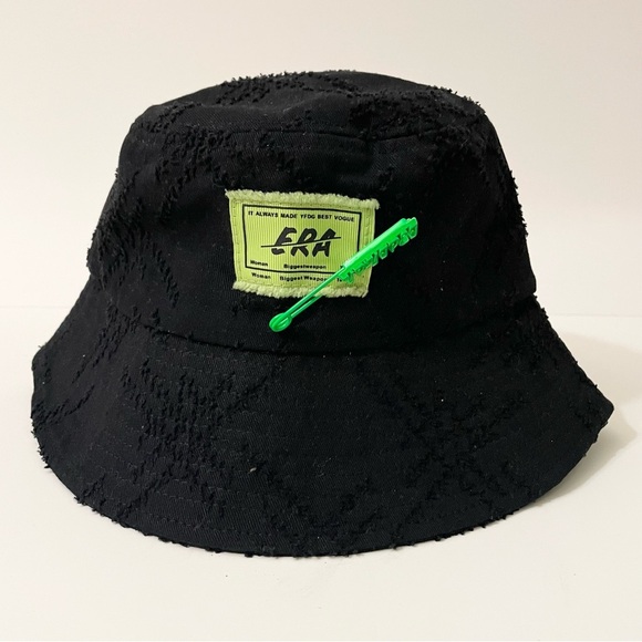 Women’s Black Bucket Hat with Green Patch Era - Picture 11 of 11